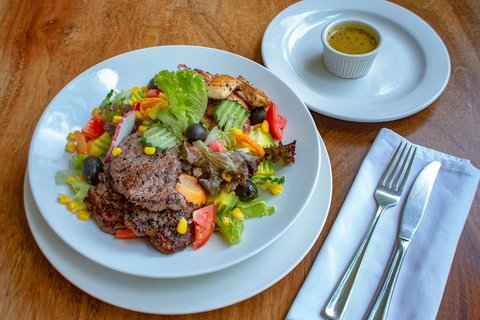 Some days, your body asks for something fresh.

Listen to it.

🍽️ Farmer’s Harvest Salad

☎️: 0709 342 064 | DM us