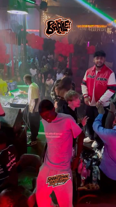 Our crowd locked in to @djvxfaisal  tunes at  @vault.ug for #shakedownsaturday #baale28 #baalepod