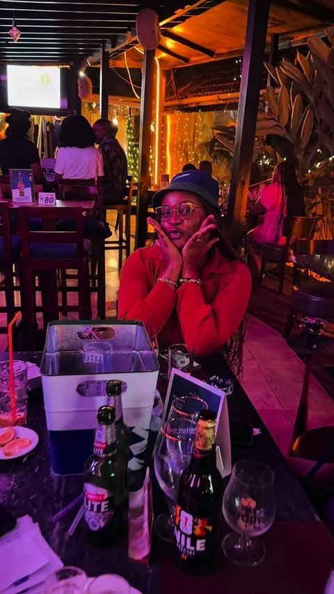 Previously at the Rhyme & Vibe Quiz Night 
WE’RE BACK AGAIN TONIGHT 🎉

This time with easier questions 😂 
And a lot of giveaway prizes from Castle Lite

Bring your squad. Bring your brains. Leave with many prizes. 
📍 Elevate Lounge, Wampewo Ave, Kololo 
⏰ Tonight | 4PM 
☎️ 0746 444 888 | Free Entry