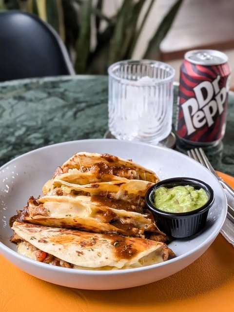 T for Tacos...

📍 Plot 6, Kanjokya Street 
📍 City Centre, Opposite Uganda House
☎️ 0709 744 804 / 0780 542 055