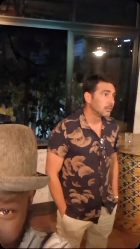This is how we feel the football game!!! 😂

Vamos España!!!! 🇪🇸 

Video credit by @peteromega8 
Thanks my friend! 

#worldcup2026 #funmoments #encantorestaurant