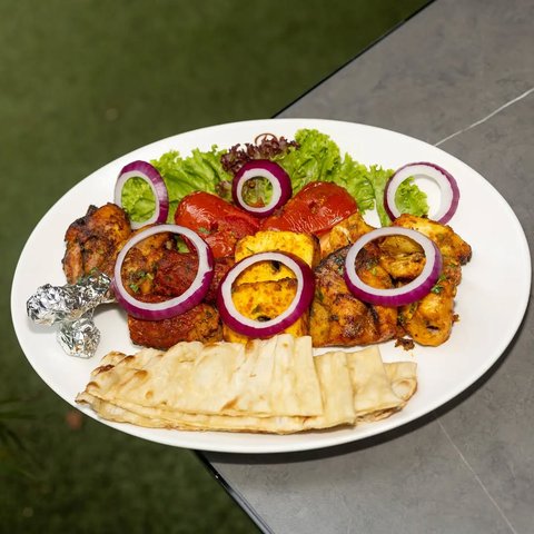 For those who believe great meals should come with a little bit of everything. 

Our new Tandoor Mixed Plate is a feast of bold flavors, featuring chicken drumsticks, fish tikka, mutton shish kebab, and more.

Try it today.

Dine in or have it delivered
📞 0776 745 080

#PiatoKampala
