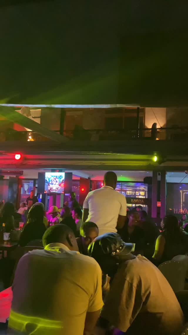 That MOMENT when the BAND plays your Soul’s Favorite.......

#havanalounge #kyanja #livemusic #havanabandtuesdays #foryou