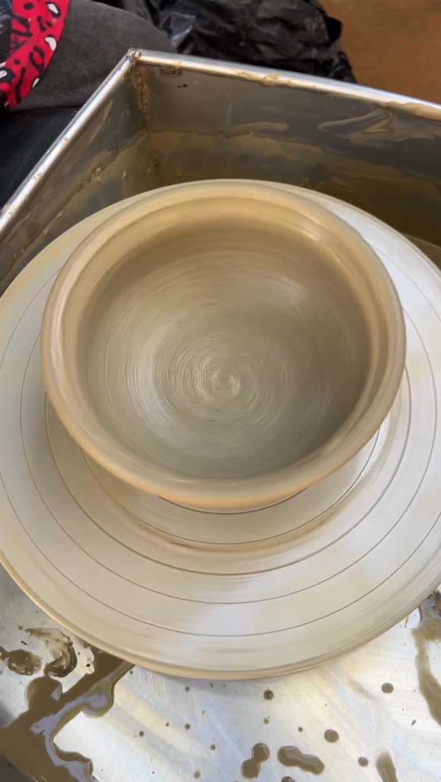 Get creative tomorrow at Ashiana Restaurant, Bugolobi! 🎨 Mold clay pots and paint fired masterpieces from 11am-6pm. Book your slot now 🌿 #PotteryClass #CreativeFun