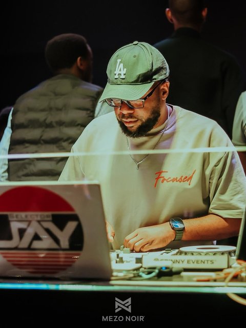 Step into the golden era of music tonight.

From soulful slow jams to timeless R&B classics, we’re bringing back the songs you know, love, and can’t help but sing along to.

Gather your crew, raise a glass, and let the nostalgia set the mood.

📍 Mezo Noir

#MezoThursdays @_deejayanselm @selectorjay @djroja_ @crysto_the_deejay