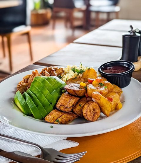 Kickstart your day the right way. Breakfast combo + coffee or tea at 25k.

📍 Plot 6, Kanjokya Street 
📍 City Centre, Opposite Uganda House
☎️ 0709 744 804 / 0780 542 055