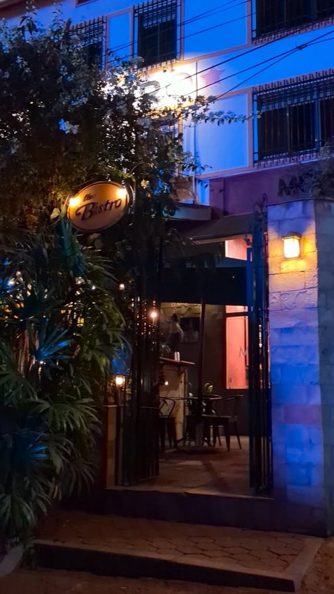Peaceful nights at the bistro🤤💯💫✨date nights, quiet gateways,drink ups ,nothing serves better than the elegant yet vibrant atmosphere here at the bistro❣️

#datenight #fypシ❤️💞❤️ #dinewithus #resturant #drinkup