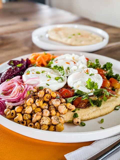 Hummus, eggs & baked veggies for your healthy breakfast. 25k with a juice + coffee or tea...

📍 Plot 6, Kanjokya Street 
📍 City Centre, Opposite Uganda House
☎️ 0709 744 804 / 0780 542 055