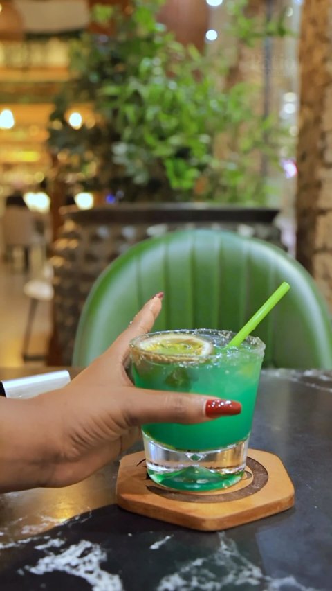Raise your glass to good times at Patio Bella. 🍸✨

Whether you’re catching up with friends, celebrating something special, or simply unwinding after a long day, our handcrafted cocktails are always poured to perfection.

Pair it with breathtaking sunsets at Bella, where every evening feels like an occasion worth toasting.

📍Patio Bella

#PatioBella #WhereWeAllComeTogether #Cocktail #SunsetsAtBella #kampala