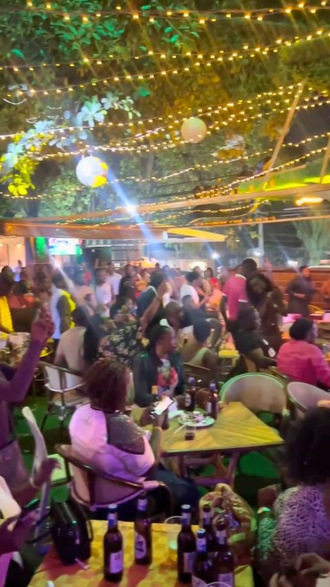 Jose Chameleone live this Thursday. Legendary hits, one unforgettable night.
#TorinoKampala #crazythursdaylive #Torinobandnights #livemusic
@jchameleone