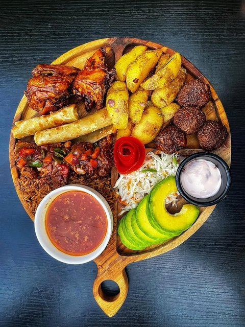 Need lunch ideas? Try sharing a platter for two with your favorite person!