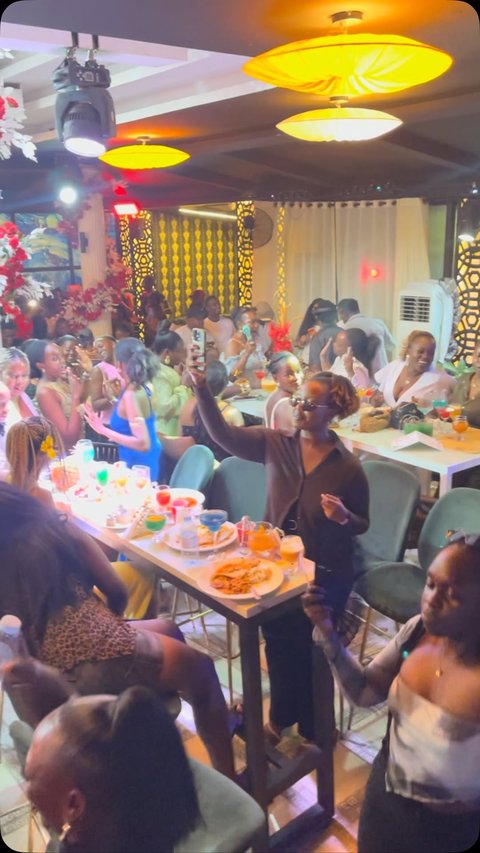 It’s about time, the molecule bottomless brunch is back on the 26th July😋
.
.
.
#brunch #kampala #dance #uganda #bottomlessbrunch