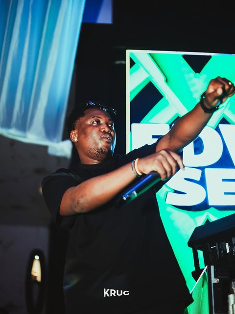 Mic 🎤 @hype_cartel1 // #TheBandaliBrunch
