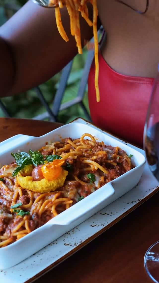 Straight from our kitchen to your table.

Freshly prepared, and carefully served.