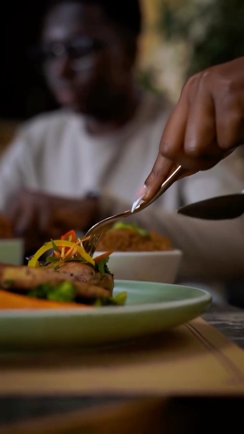 Seal the deal over lunch.

Whether it’s a client meeting, team catch-up, or business discussion, Baoli offers the perfect setting for productive afternoons and exceptional cuisine.
