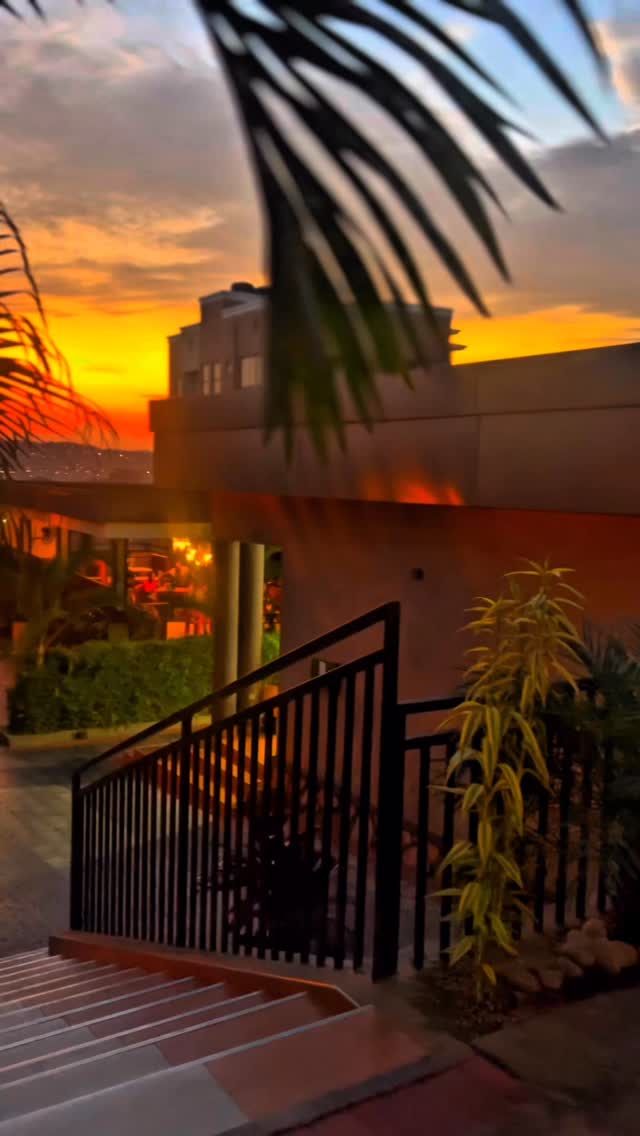 Escape Lounge post