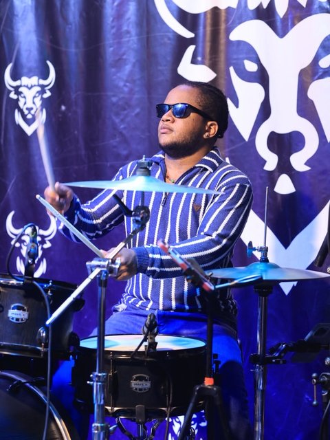 Your “I’ll come next time” era needs to end.
Starting with @the_backbone_band every Tuesday 💃🏾
#BuffaloesLounge #BackboneBand