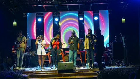 BlackRoots Academy Of Soul And BlackRoots UNLIMITED performed RnB Icon Alicia Keys' rendition of THE Music Icon Prince's classic; 'How Come You Don't Call Me'; at The Blue Note SOUL-RNB Series - Saturday 04th July 2026 at Fratelli Bar & Grill, Kampala. 

Lead Vocalist: Tonya Ahenda 
Drums: Nehemiah Kasika 
Percussion: Moses Mukisa 
Bass: TShaka 'TSBRBass' Mayanja
Aux Keyboards/MD: Festo Mugume 
Piano/EPs: Osteen 'J-steen' Mwesigwa 
Lead/Rhythm Guitar: Paul Tim Ntege Jr 
Harmony Singers: Lisa 'LaSonia' Sonia, Nathan 'Nate' Ssemanda and Aaron Ddamulira 

FOH/Monitor Engineer: Josh Kaspian, Fred Kibirige, Mark Mbalu 
Sound: Real Sounds 
Backline: Notable Entertainment 
Video Credit 📹: Ebony Hue 
Lights/Graphics: Jenkins Mukasa 
Lighting/Screen: Jenkins Mukasa 

☥🎵☥ 
#GoodMusicUnitesHumanity
#MelaninSoulRnB 
#KeepingLiveMusicAlive