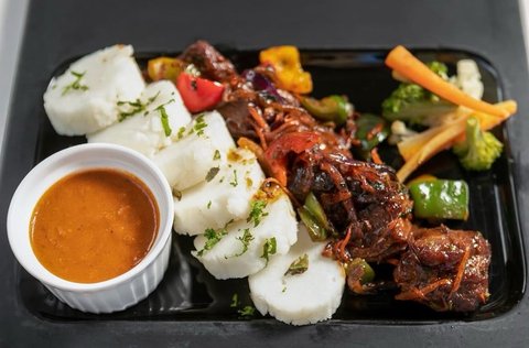 Some meals you eat… others you remember 🔥🍖
This pan-fried goat meat? Definitely one to remember—bold, juicy, and cooked exactly how it should be.
Noni Vie did their thing.

#nonivierestaurant #lunch #kampala #food