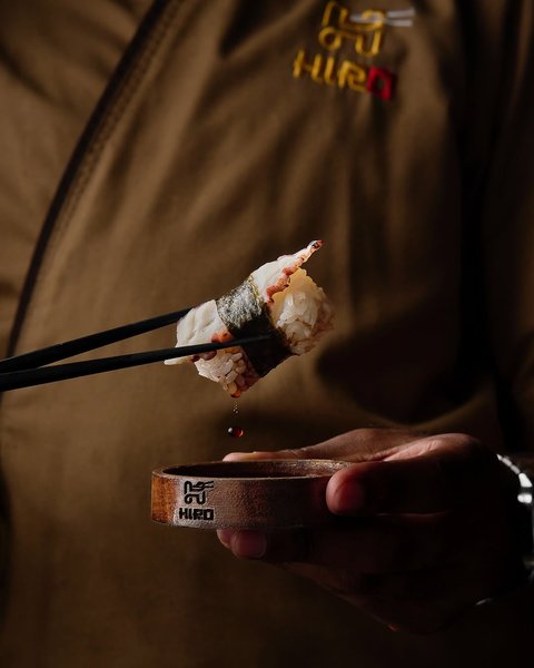Fresh from the counter, made to be savoured, an experience shaped by the chef’s hand.

#hirojapaneserestaurant #restaurant #oishi #sushi #explore