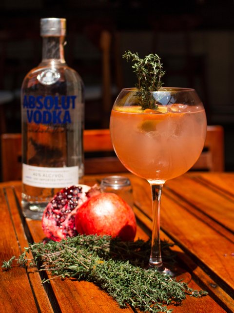 Halfway through the week calls for something chilled. Bu Cheers. 🥂