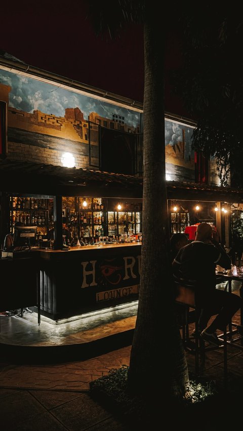 Nothing a good glass of wine can’t fix.
📍Muyenga
#horuslounge #wine #goodvibesonly