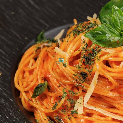 What’s for lunch? 

Is it Pasta Bolognese? 
Butter chicken and Nan?

What do you prefer because we’ve got options for you. 

For lunch orders and deliveries call us on:
📲 : 0776833500 (Metroplex) 
📲 : 0760275451 (Akamwesi) 

#restaurant  #lunch #sweetlydefined #delivery #uganda