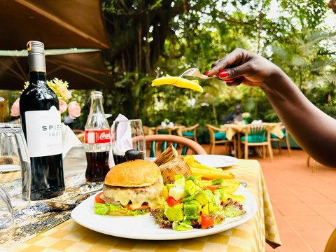 Savor every bite in the tranquil ambiance of Rock Garden Cafe, where delicious meals, refreshing drinks, and a relaxing atmosphere come together for the perfect dining experience.

https://www.spekehotel.com
Contact Us: +256 752 711 710 / +256 752 711 709
#RockGardenCafe #SpekeHotel