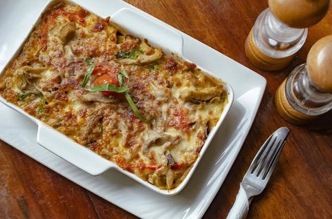 If you’re wondering what to have today, this is it. 

Hot, cheesy Wild Mushroom Lasagna🤤🍽️

DM us or call 📞 0709 342064 to reserve your table.

#StonehavenKla
