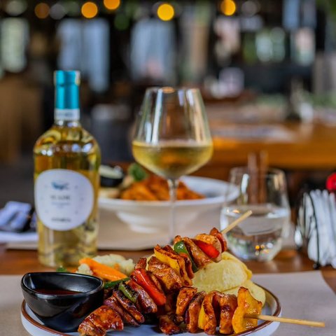 Juicy, smoky, and flame-kissed to perfection. Every skewer is a bite of pure indulgence ✨️🍢

Come hungry, leave with memories. Tag your dining partner👇

Call 📞0393000568 to reserve your table.

📍Tavola restaurant, Design Quarter plot 38, Kyadondo rd. Nakasero.

#skewers 
#restaurant 
#kampalarestaurants 
#wineanddine #tavolakampala