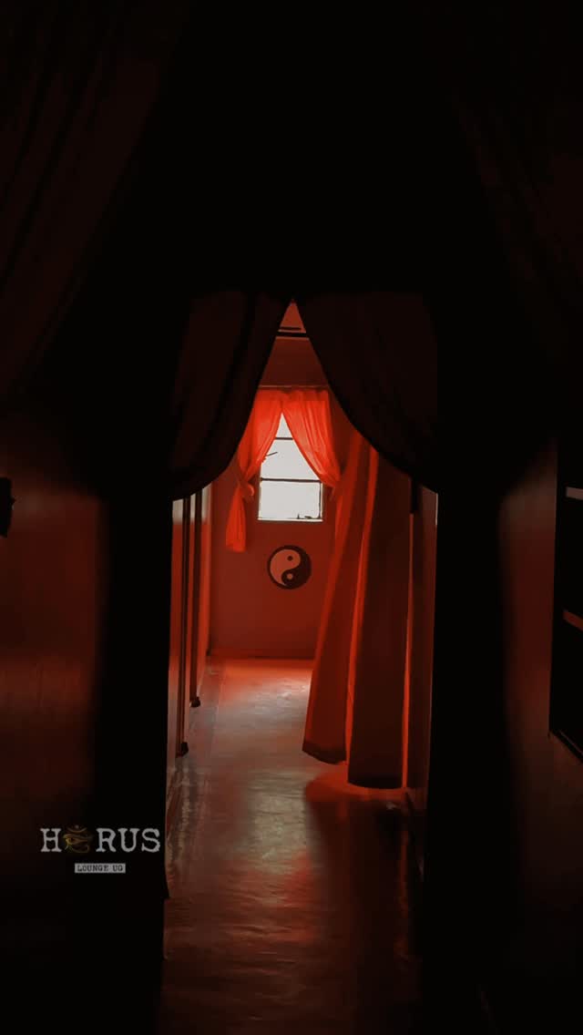 Why share the vibe when you can own it?
Our private lounges are made for the ones who move different, intimate, elevated and all yours.

📍Muyenga Tankhill road

#kampala #horuslounge #chill #private