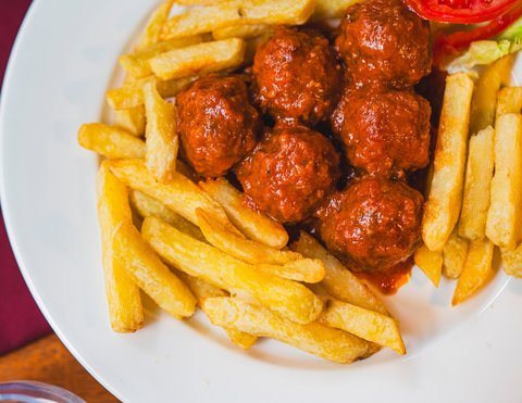 A Weekend special is here. 🍽️
Our house made meatballs are available every Friday and Saturday.

Call +256 700 805000 for reservations.
📍 Plot 4A Mabua Road, Kampala 
Happy fine dining 🥂

#weekendspecialmenu #finediningexperience #meatballs