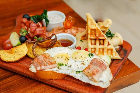 If Sunday breakfast isn’t unforgettable, you’re doing it wrong. 🍽️ 

☎️: 0709 342 064 | DM us