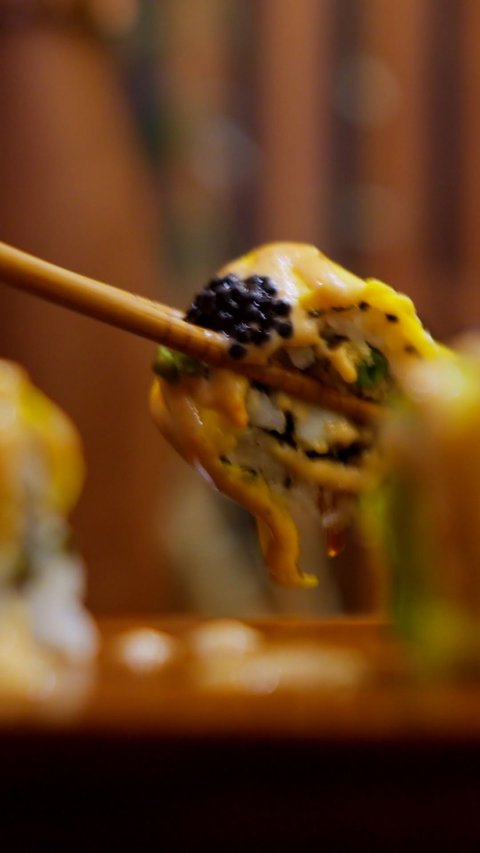 We're convinced sushi has a superpower...🤭

It disappears way faster than anything else on the table. 🍣

Blink... and someone has already taken the last piece.

#SushiMood #JapaneseCuisine #FoodieUG #WeekendEats #KampalaDining#foodie#sushi