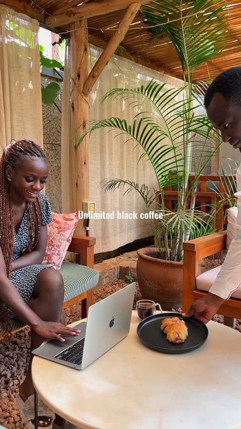 Get your work done with our delightful coffee + pastry offer: Unlimited black coffee plus a yummy pastry for only 20K.

Any day all day. 🤩

See you at Wild Coffee Bar in Muyenga. Wifi available. ⭐️

#coffee #pastry #offer #wifi