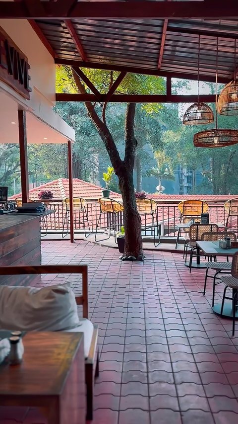 The week starts at Revive.

Ease into the evening with great food, refreshing drinks, and an atmosphere that makes every moment worth it. Gather your friends, unwind after work, and make the most of our Happy Hour in a space designed for good times.

📍 Visit us at Plot 4, Lower Kololo Terrace
📞 +256 750 431689
🌐 https://www.revive.arkorganicsug.com
#fyp #happyhour #moment #vibe #restaurant