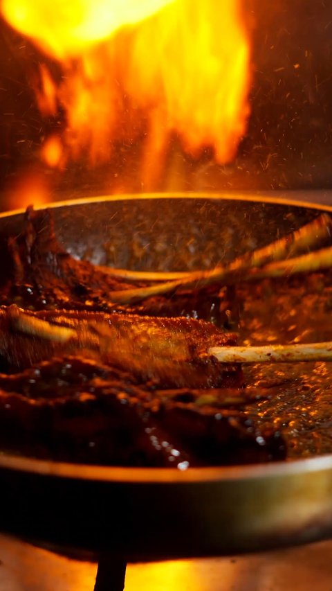 🎶The soundtrack says "something big is coming"... 👀

It wasn't wrong.

✨Say hello to one of the newest additions to the menu. 🥢

#Japanesecuisine #NewOnTheMenu #JapaneseDining #FoodieUG #Foodie