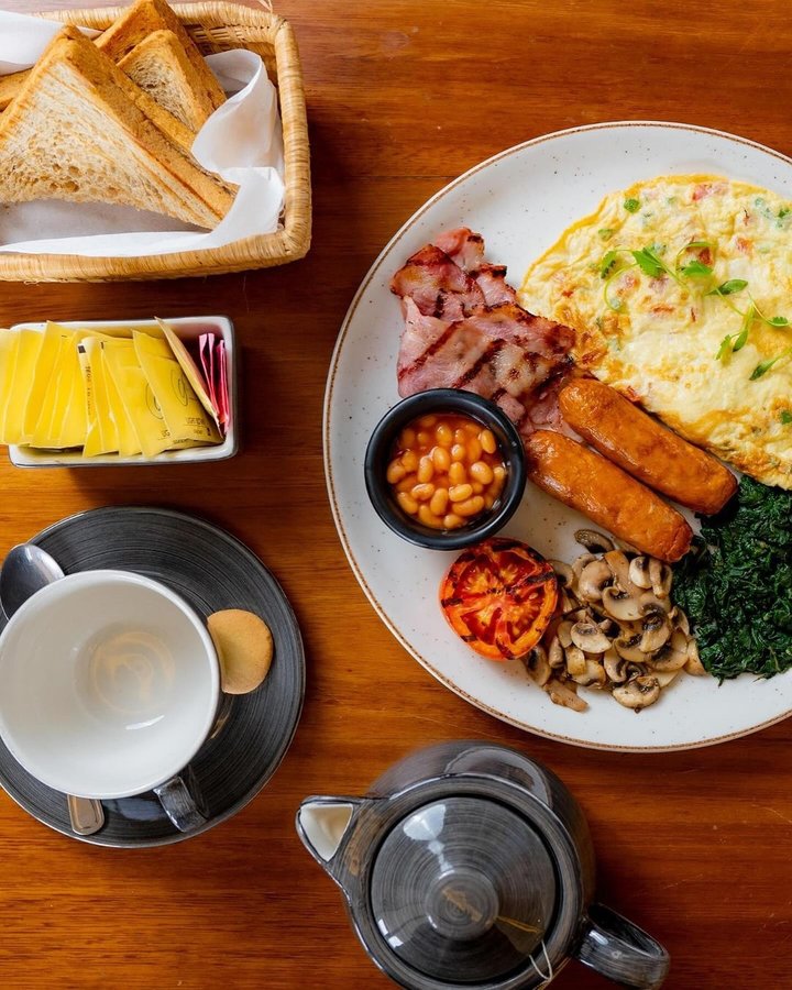 Breakfast served, the Golden Hill way