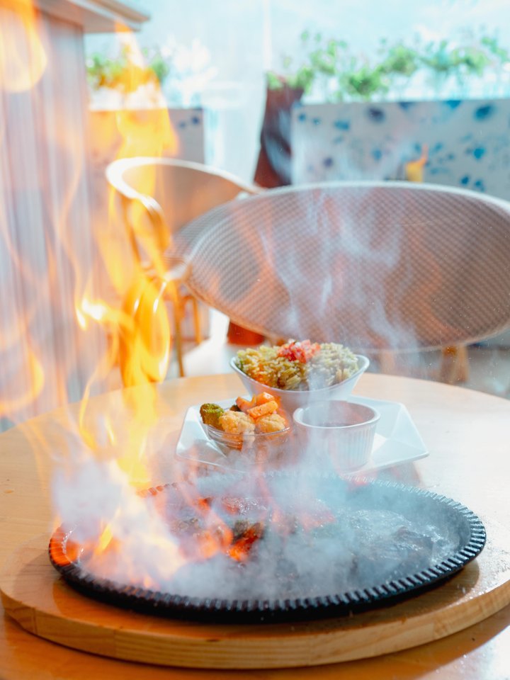 Your lunch doesn’t have to be boring. Make it a little more exciting at Ivoryy. .
.