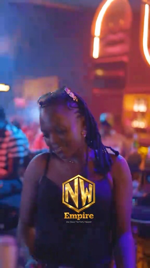 WareHouse Lounge video