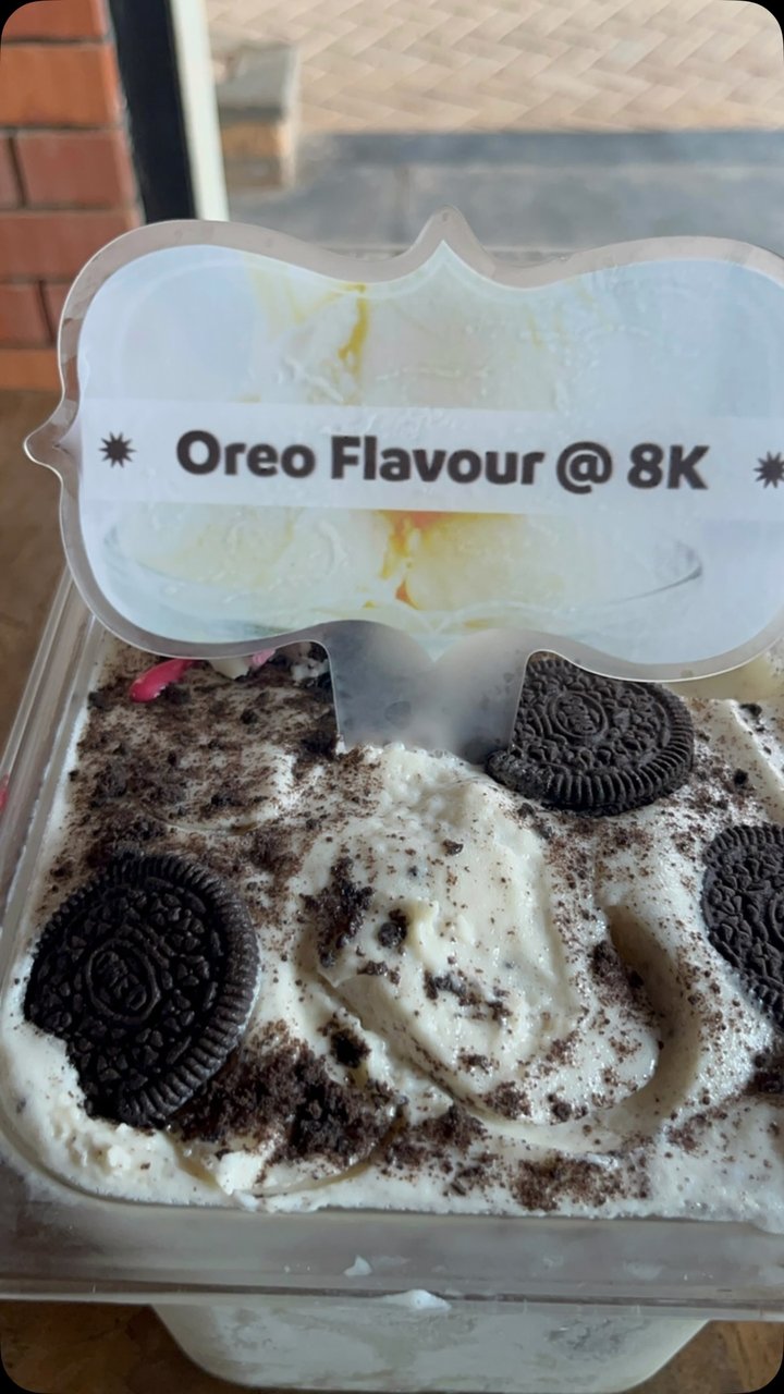 Happiness is cold and sweet. Life is better with sprinkles on top. Melt with me.シcream