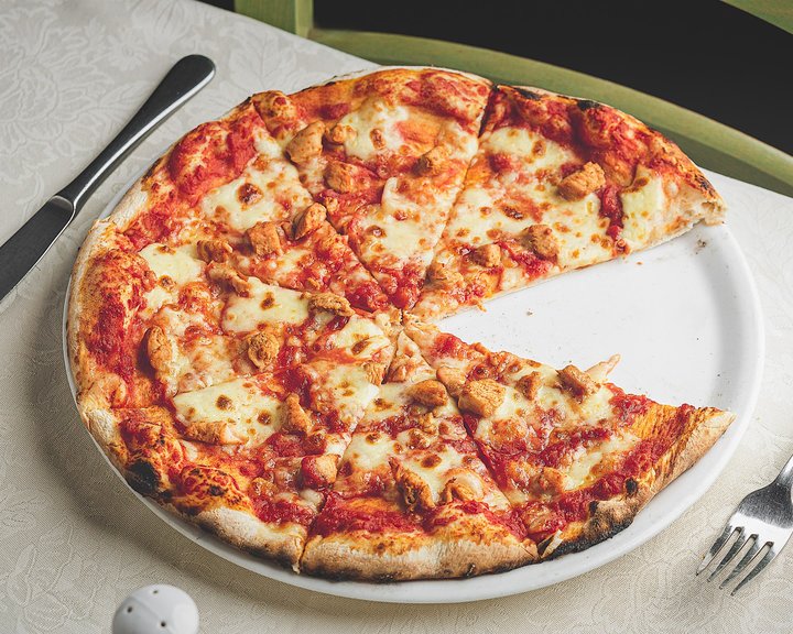 A little slice of Italy, right here at Mediterraneo! 🇮🇹Freshly baked, perfectly cheesy, and bursting with flavour. Every slice is worth savouring. Your pizza…
