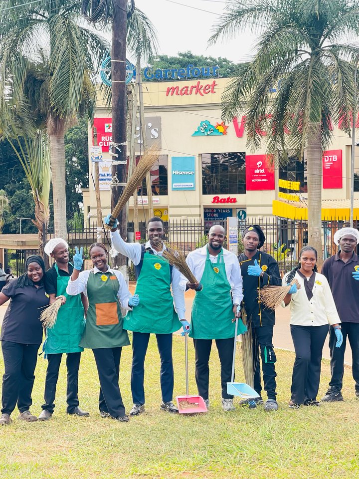 Hello Uganda 🇺🇬 We ought to keep our city clean…Together as MER…Entebbe_VictoriaMall branch