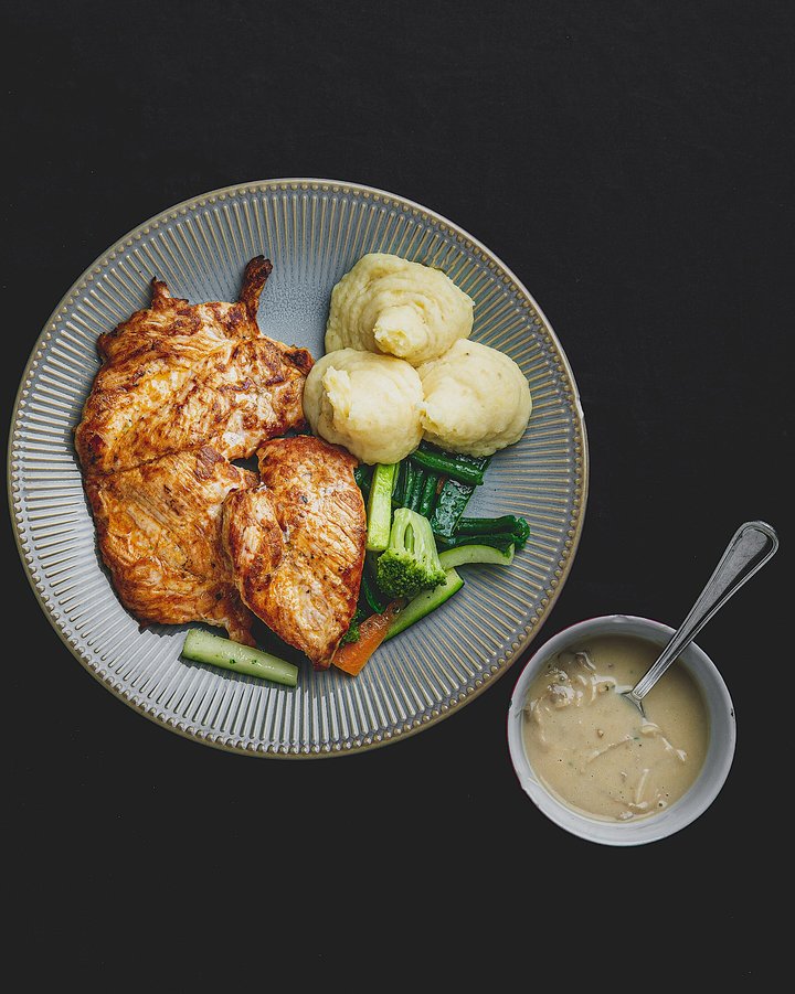 Grilled to perfection, tender in every bite. Our juicy grilled chicken served with smooth, creamy mashed potatoes is the comfort meal you didn’t know you…