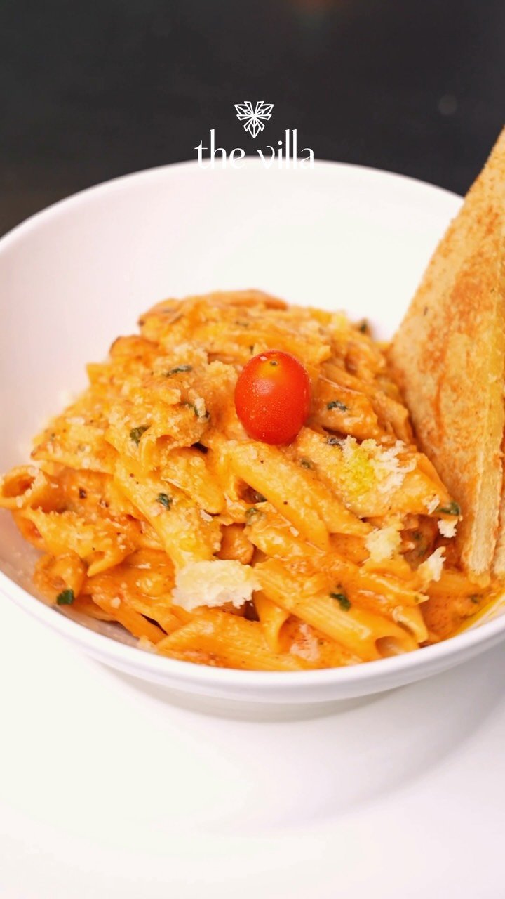 Creamy, cheesy, and packed with flavour. Our Tuscan Chicken Pasta is the kind of plate you don’t share. Order yours at The Villa.
