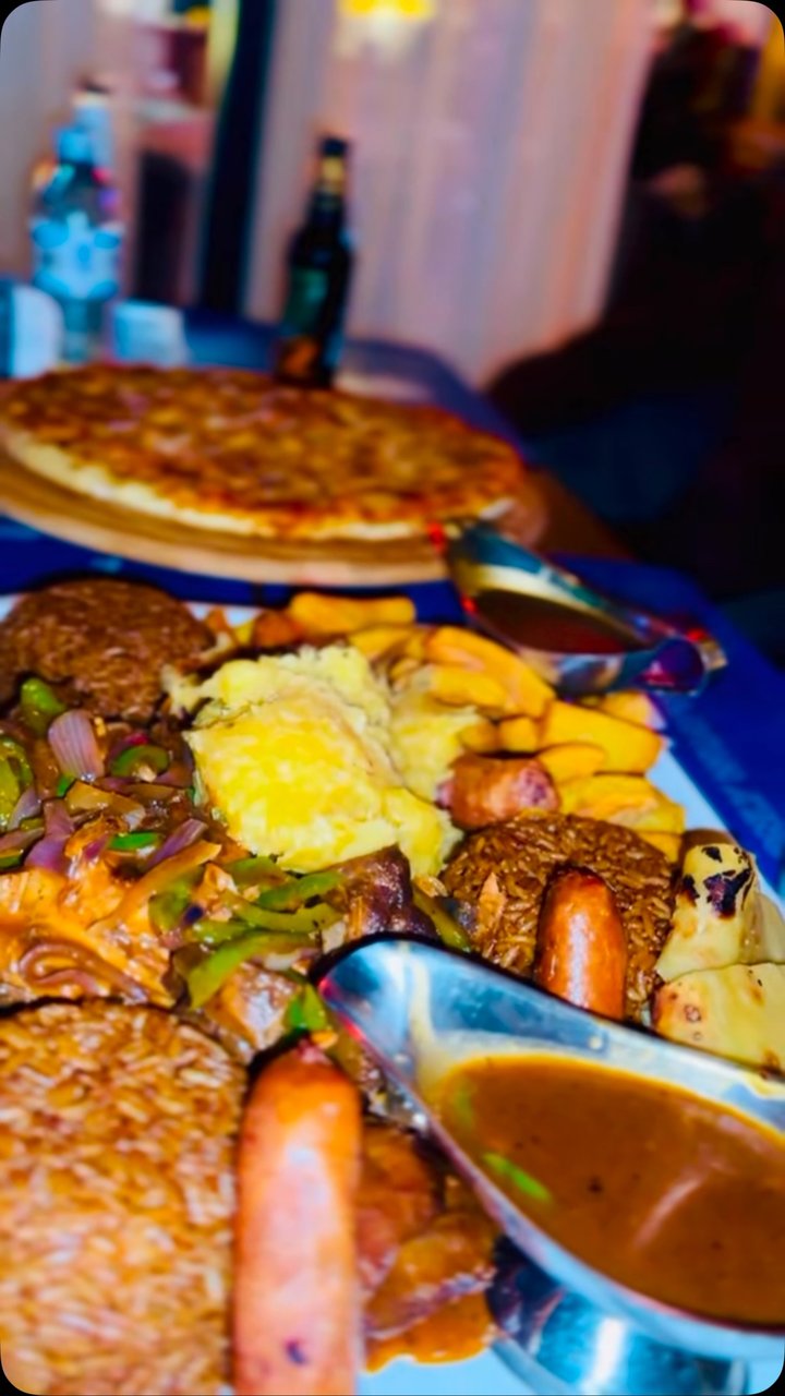 Kurax food Lounge