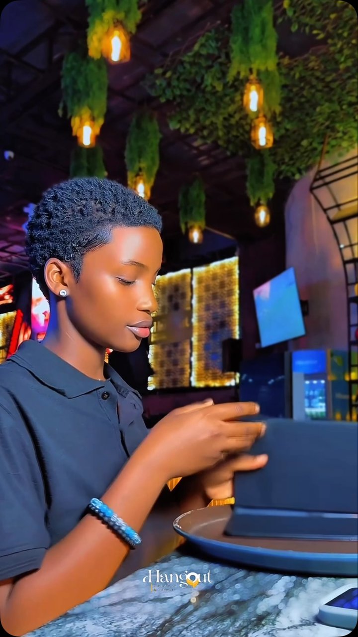 Hangout Lounge video
