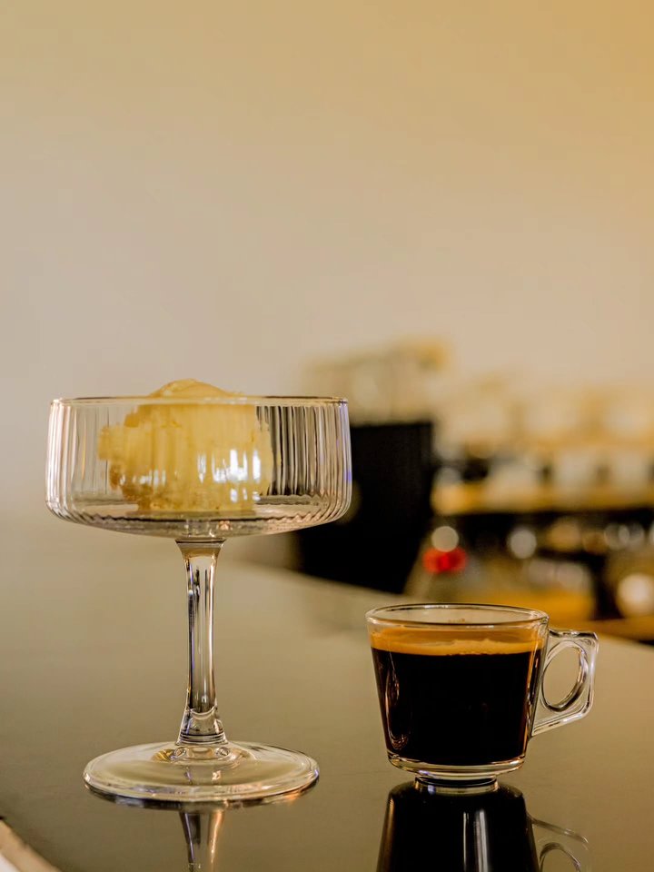 A taste of Italy 🇮🇹Definitely worth the hypeA moment for an Affogato, a simple Italian dessert, made by pouring a shot of hot espresso over a scoop of…