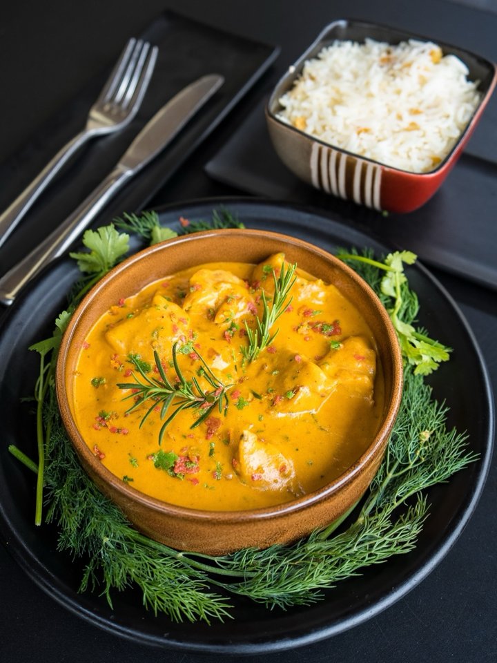 Sunday mood: good food, slow moments, zero rush. Gather your people, grab a fork and let Sunday do what Sunday does best. For Reservations |